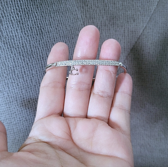 Coach Silver🤍 Pave Bar Hinged Bangle - NWOT - Picture 8 of 13